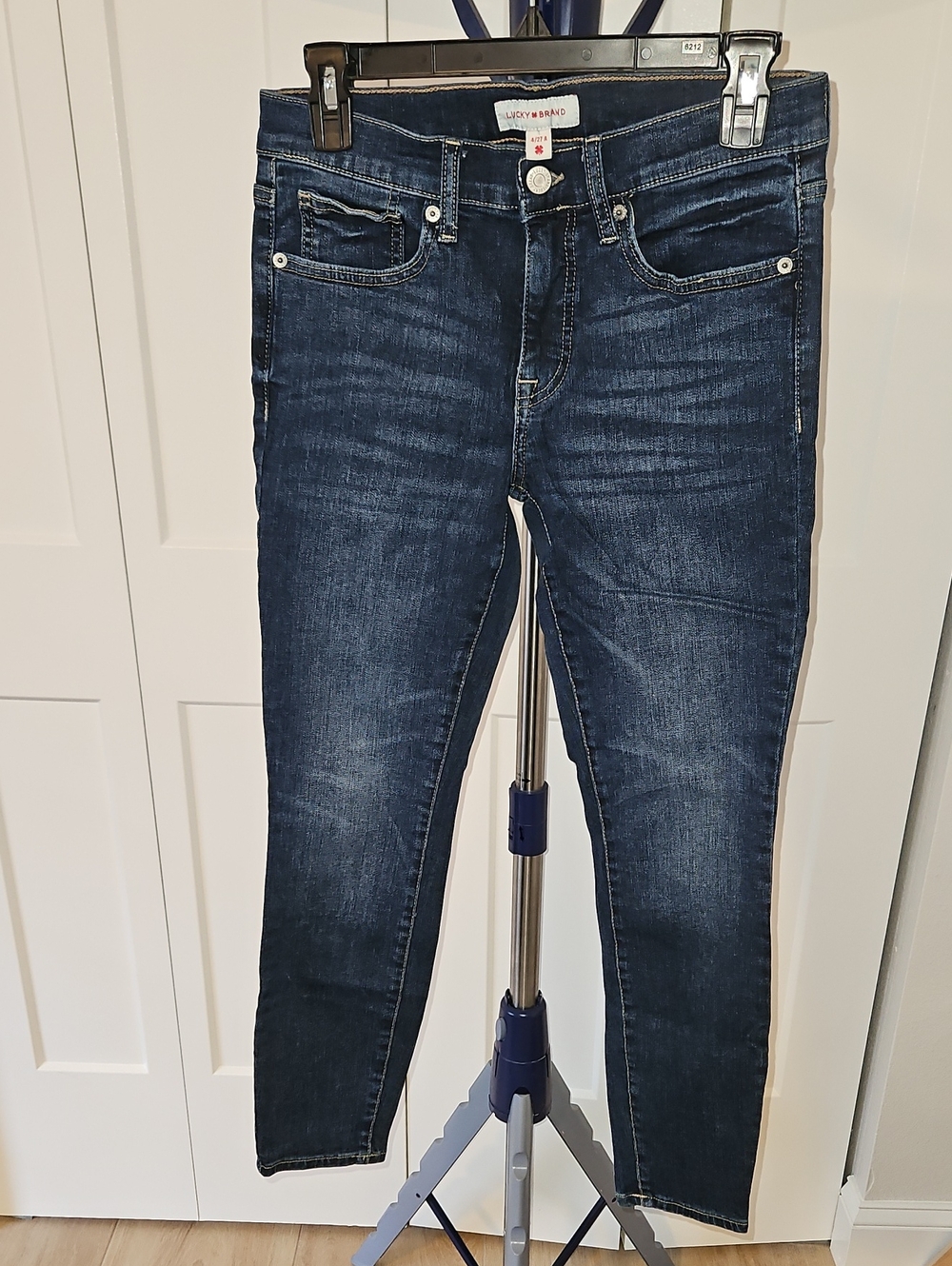 Lucky Brand Women's Indigo Stretch Skinny Jeans. Ava Mid Rise Skinny.